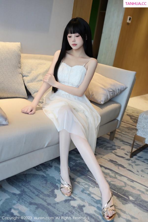   [XiuRen]高清写真图 2023.05.31 No.6828 早川京子 清纯美腿第2张图片